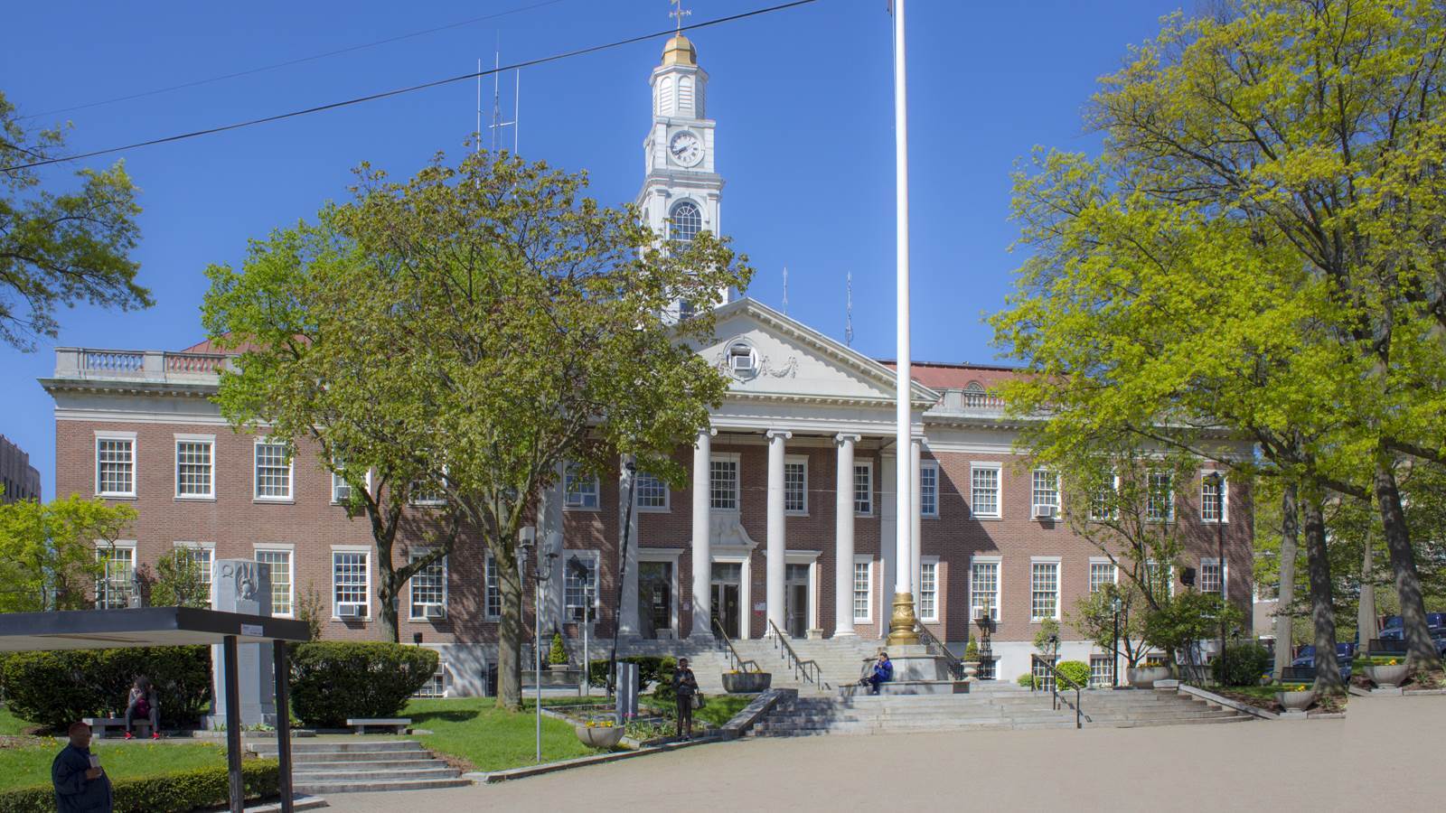 Income and Salaries for Mount Vernon