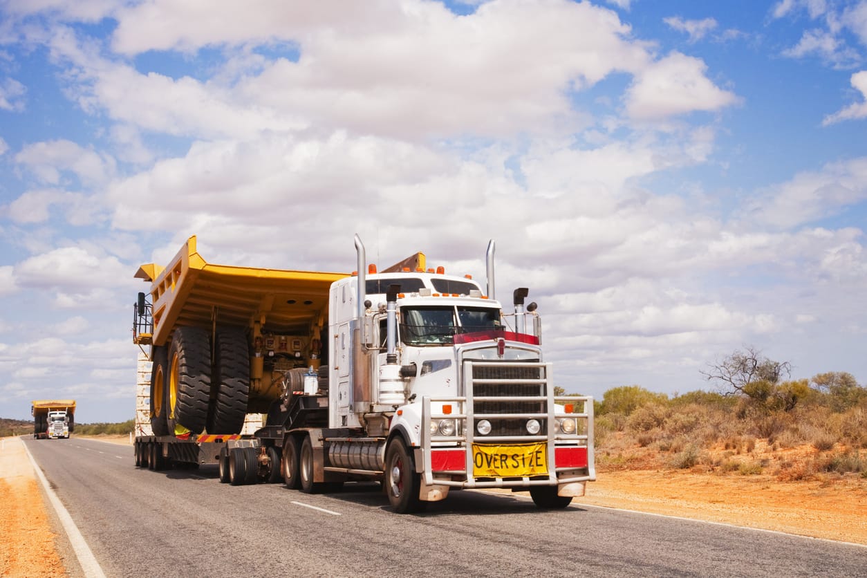 Tipping and rated loads of the crane in the red arrangement