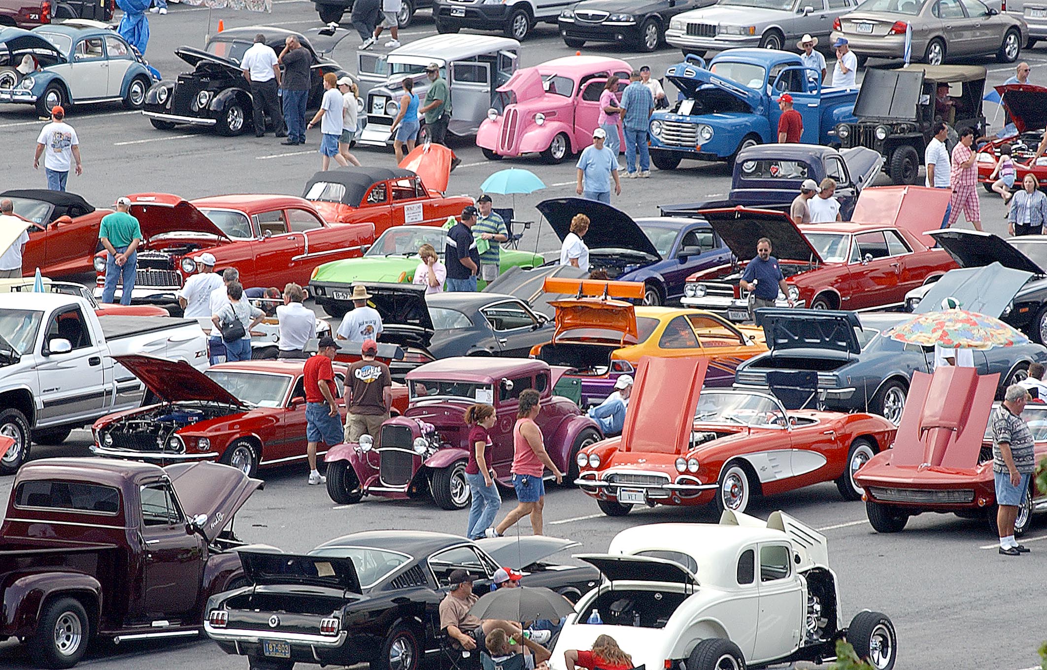 What is a classic car show?