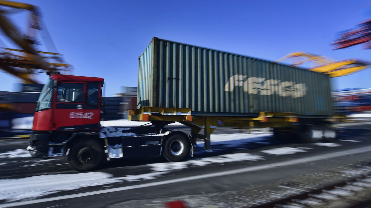 How Do I Transport a Freight Container Over the Road