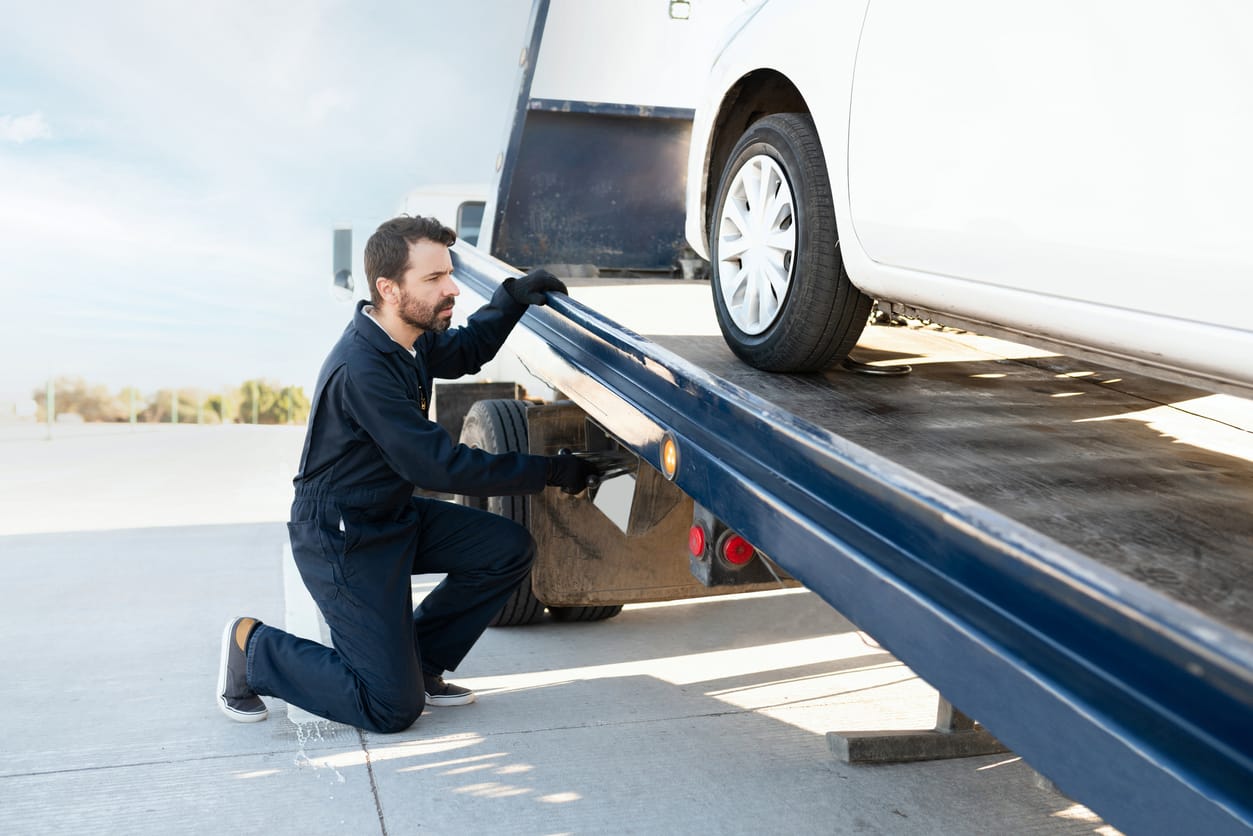 How to Hire a Car Removal Service for your Junk Car