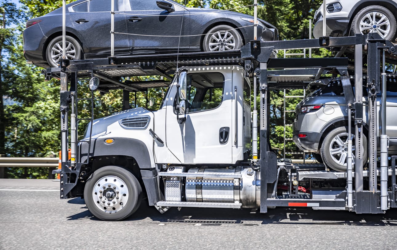 Comparing the Costs Between Open and Enclosed Carriers