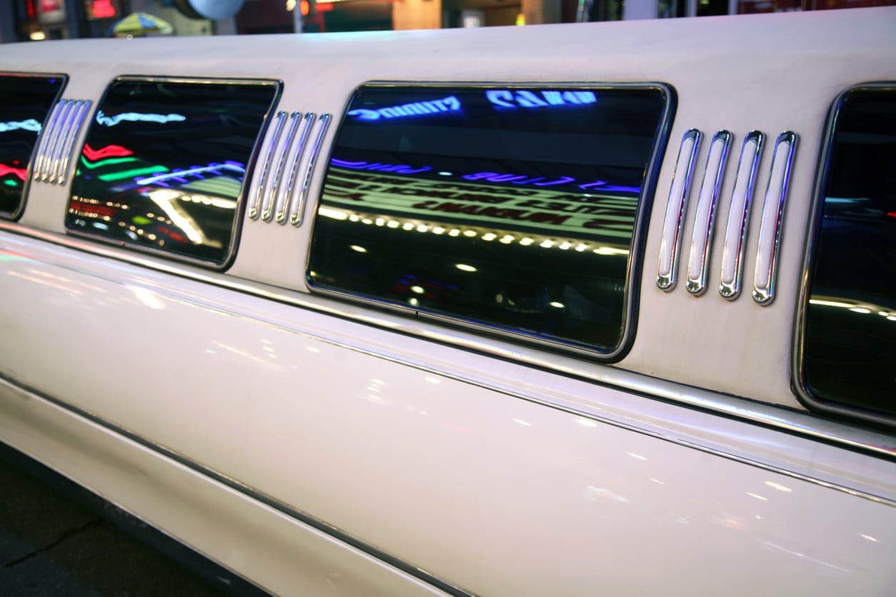 Can all models of limousines be shipped?