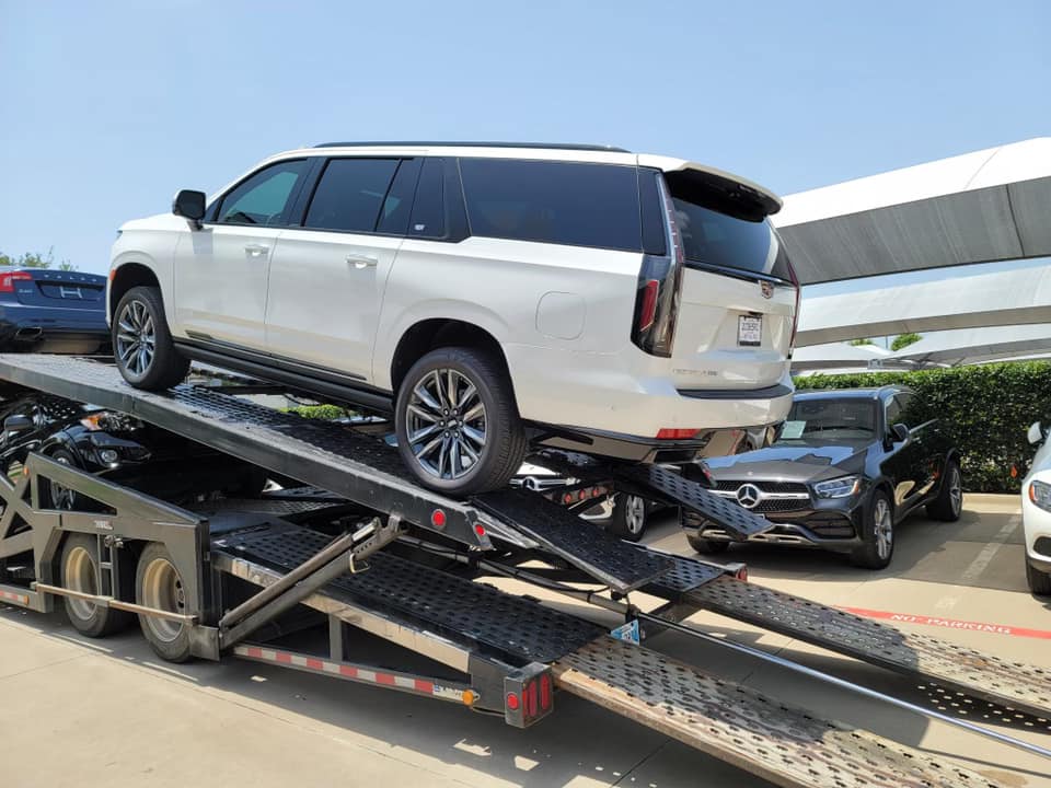 Do All Cadillac Escalades Cost the Same Price to Ship?