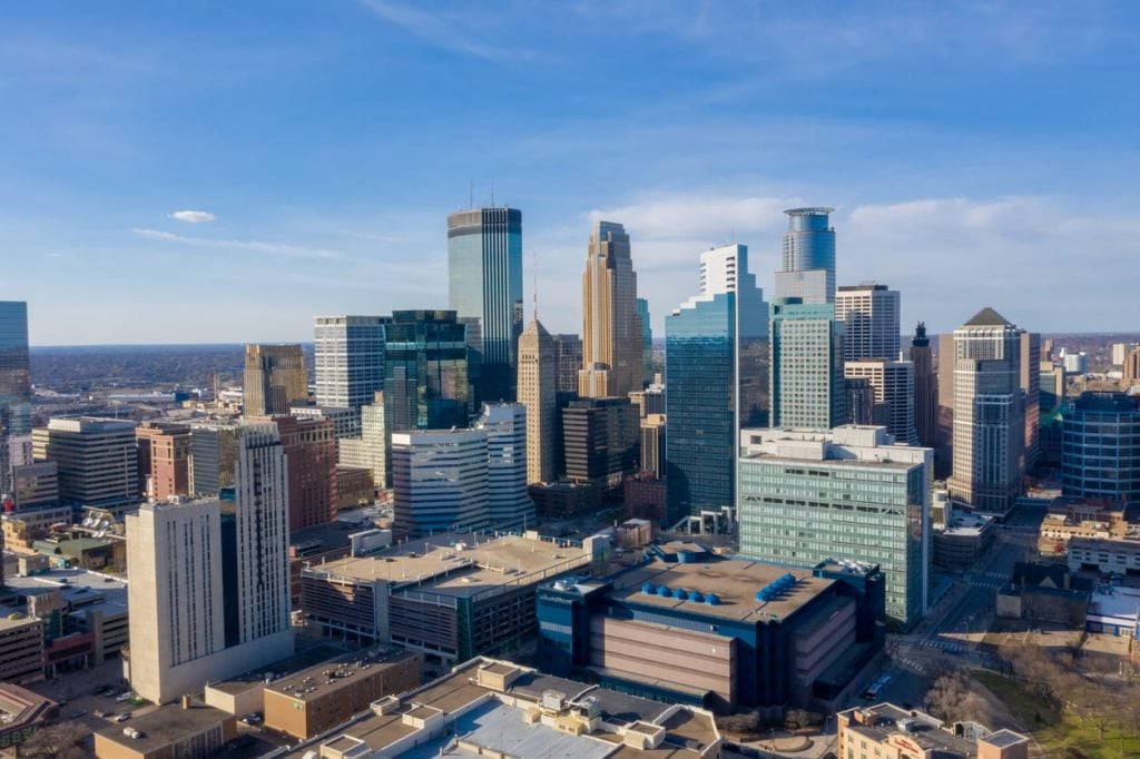 How to Ship a Car from Minneapolis, Minnesota to Tampa, Florida