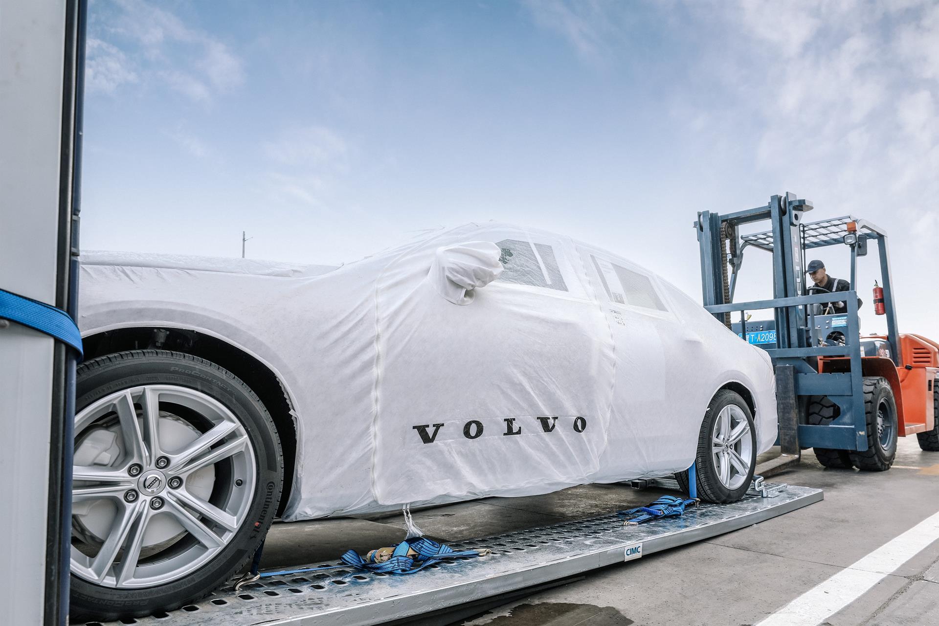 What You Must Understand Before Transporting a Volvo S90