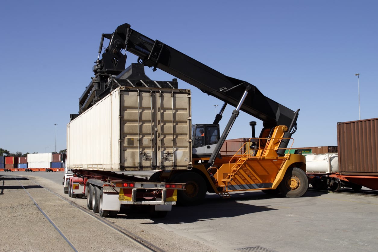 How to Transport Equipment and Machine Components