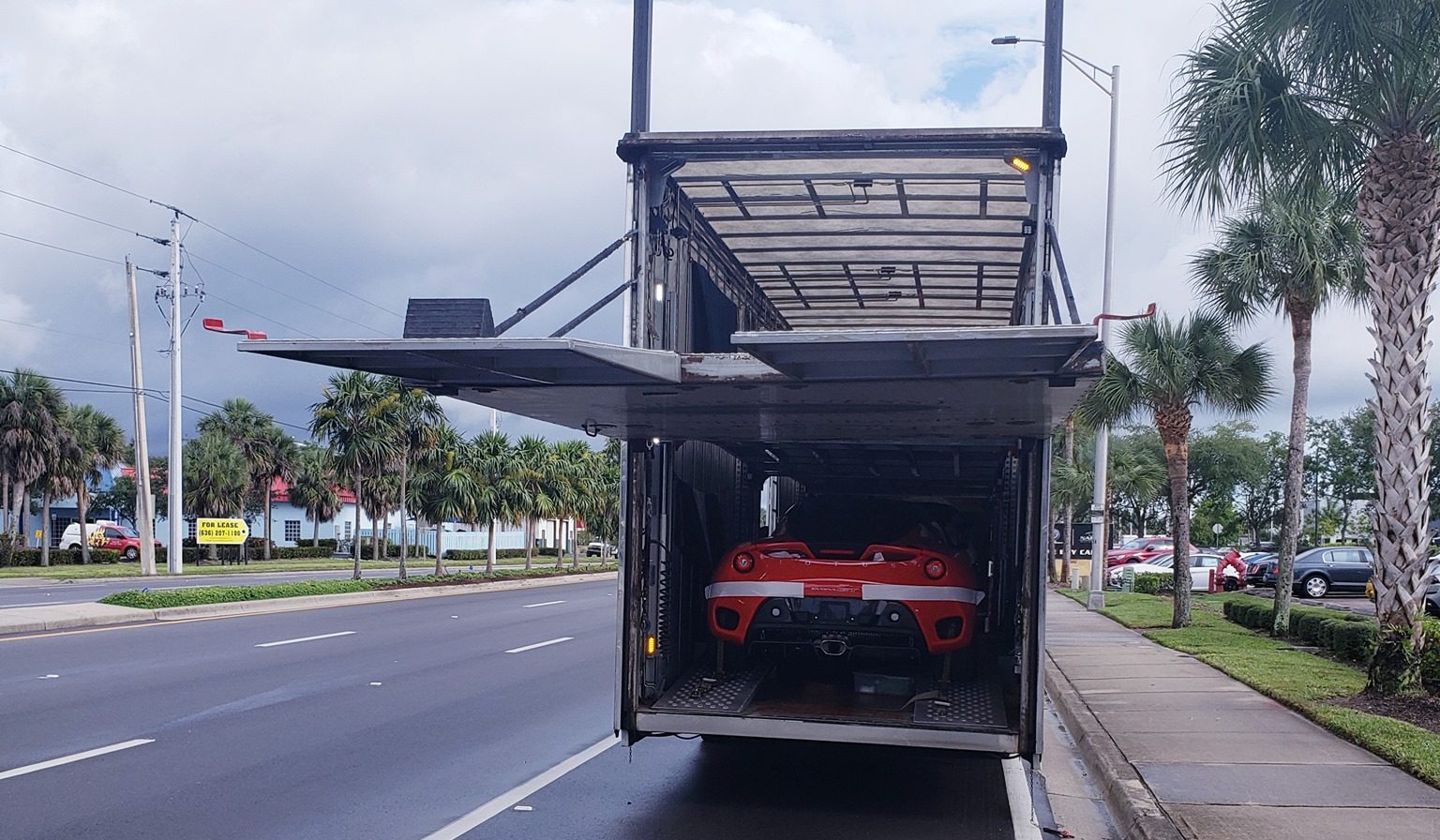 Enclosed Car Shipping with SAC