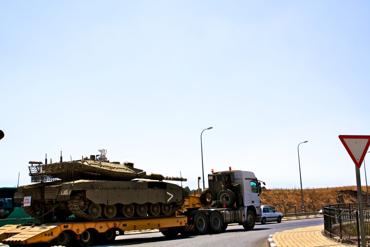 Loading and Unloading Military Equipment Safely and Efficiently
