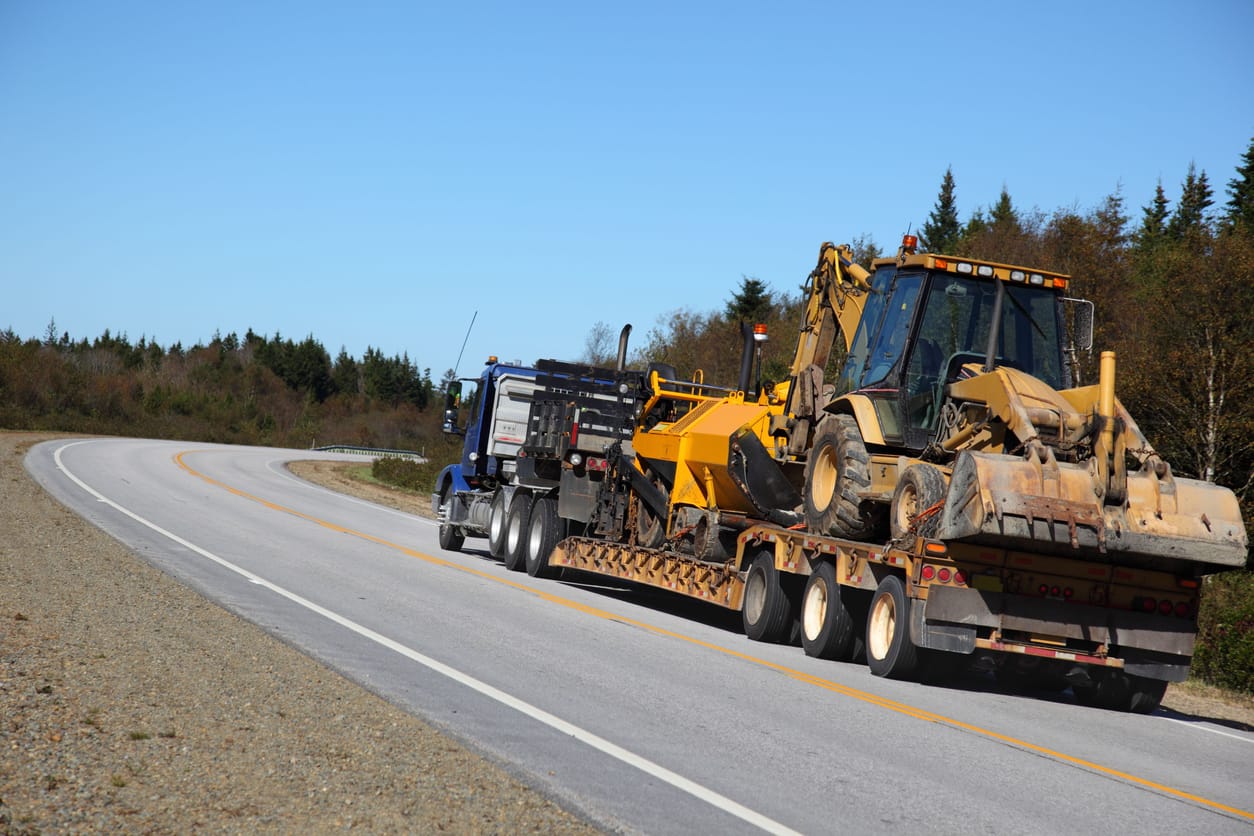 Cheapest Ways to Haul Heavy Equipment