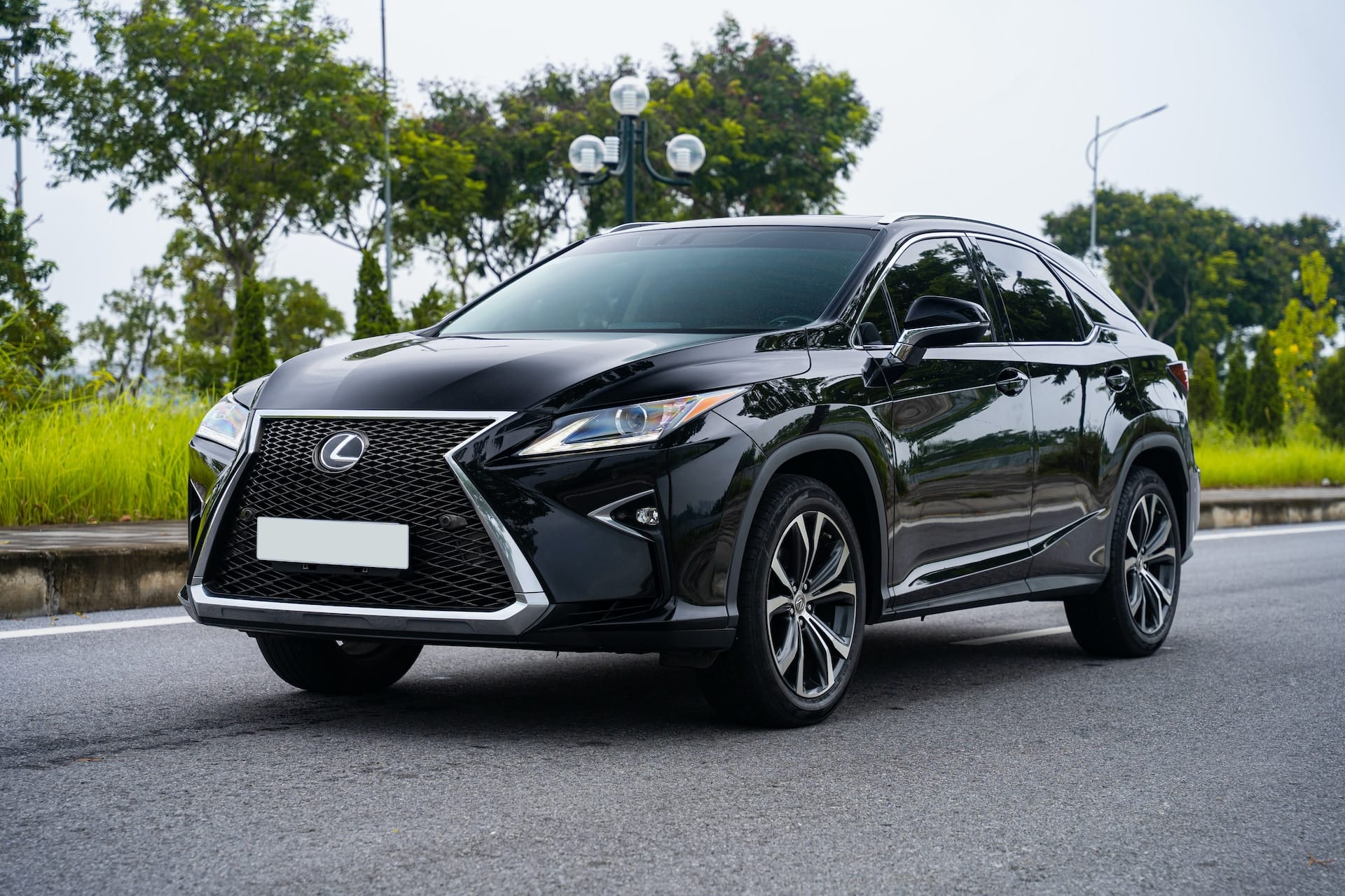 Things to Consider Before Shipping a Lexus RX
