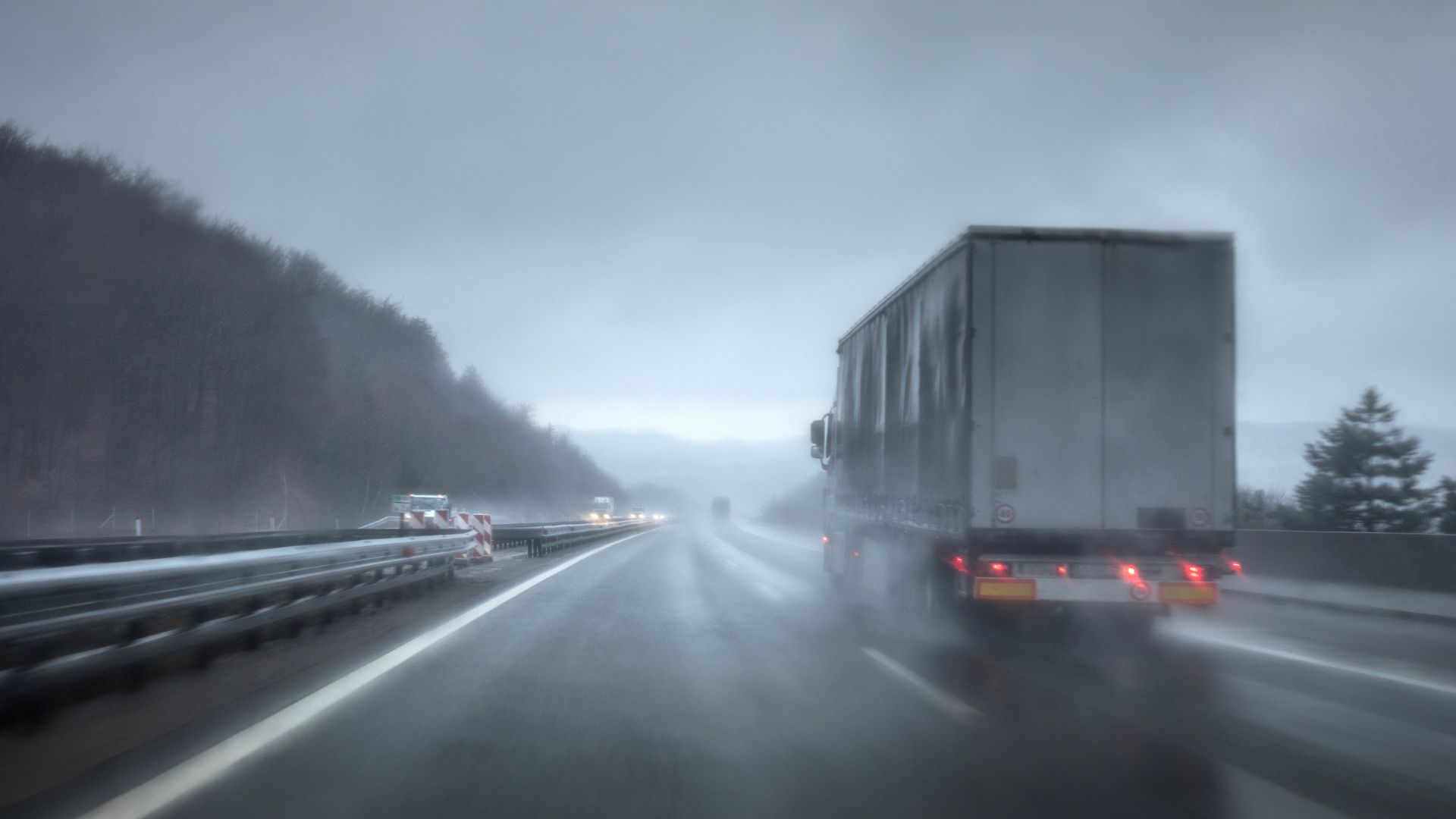 The Importance of Auto Transport Services in Various Weather Climates