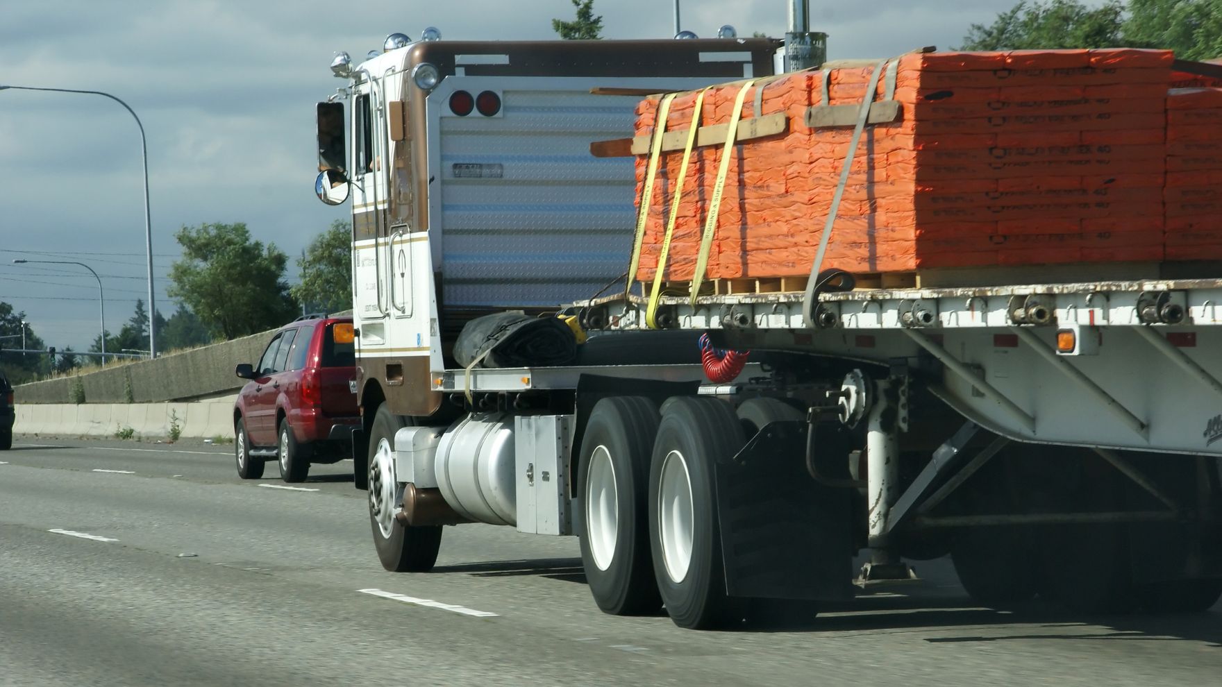 A Guide to Shipping Oversized Vehicles: From Farm Tractor to Heavy Equipment