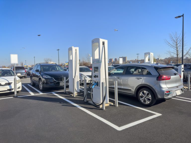 Which Electric Cars Qualify for Tax Credits this Year