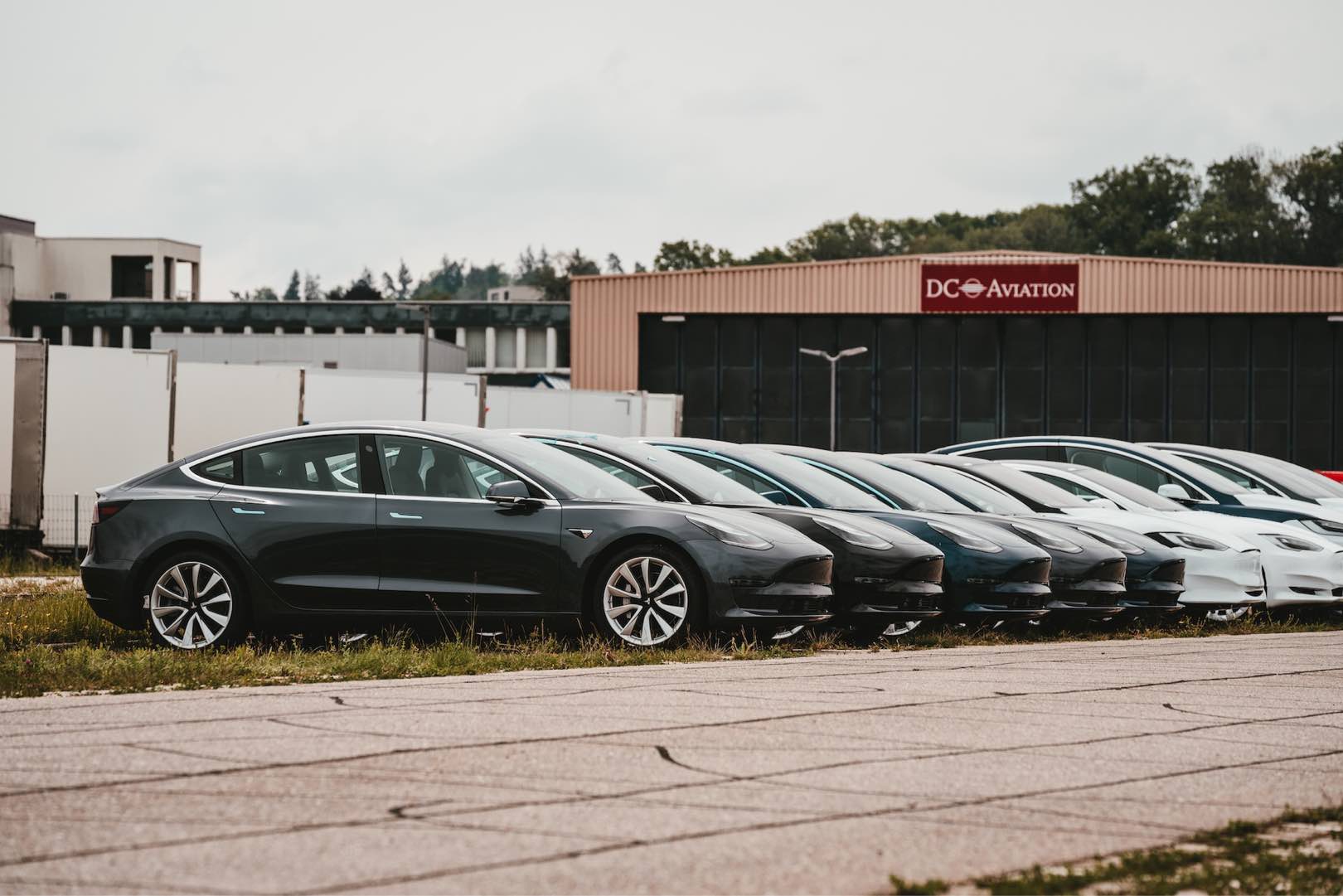 Tesla's Reign: Projected to Dominate the U.S. EV Market Through 2026