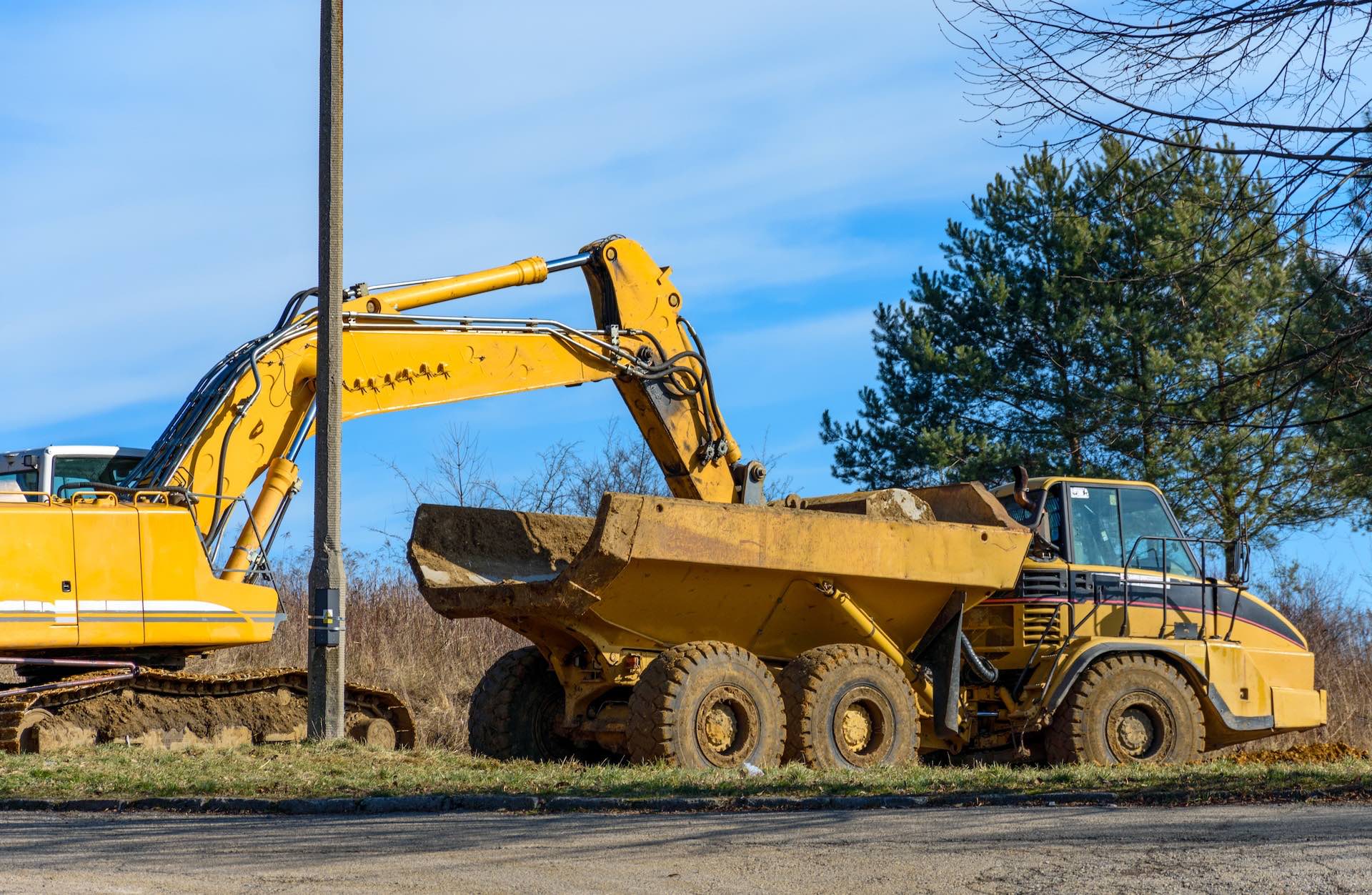 Common Types of Heavy Equipment We Can Ship