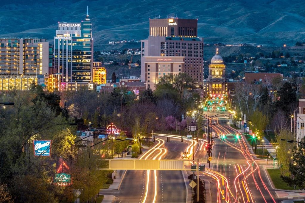 Snowbird Car Shipping Routes: How to Ship a Car from Idaho to Texas