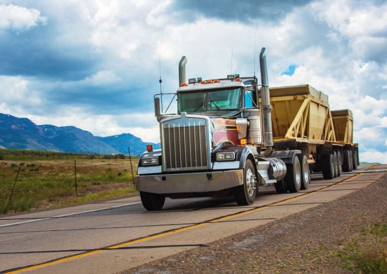 Mastering the Art of Heavy Machinery Transportation Across the U.S.