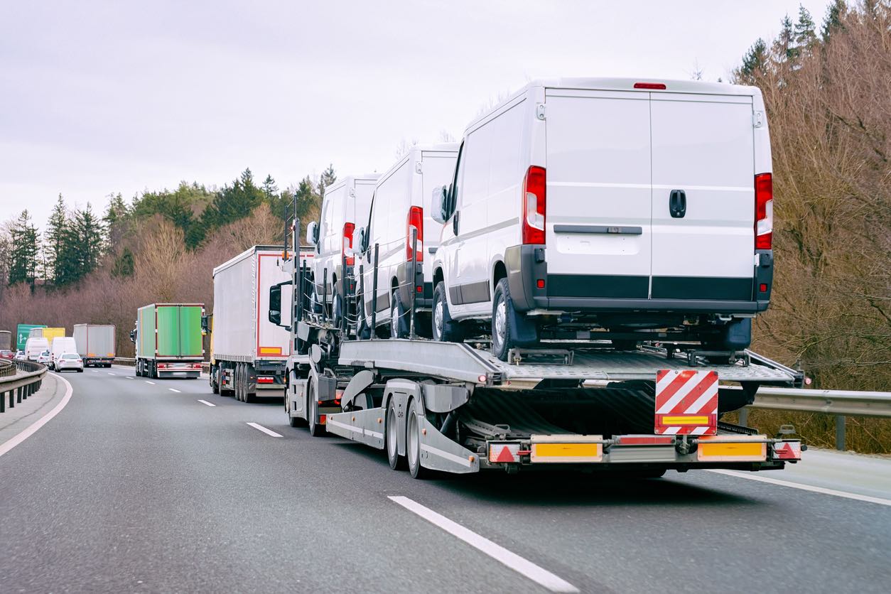 How to Safely Transport Large Vehicles like RVs and Motorhomes