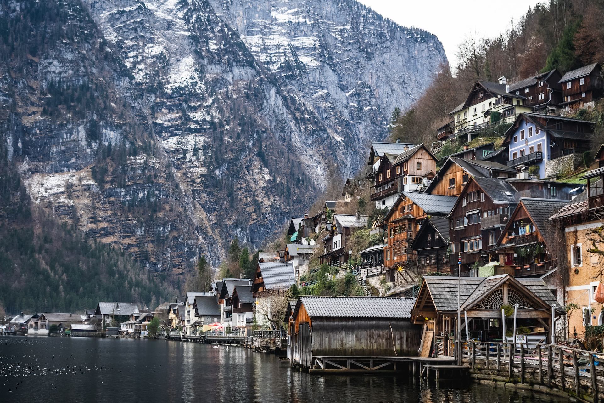 Lakeside Living on a Budget: Discovering America's Most Affordable Lake Towns