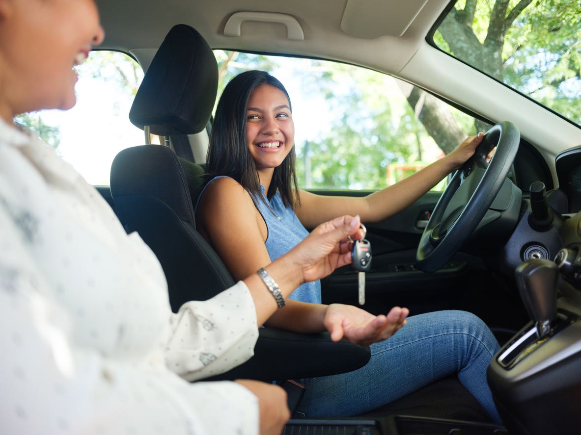 Essential Features of a Teen-Friendly Vehicle