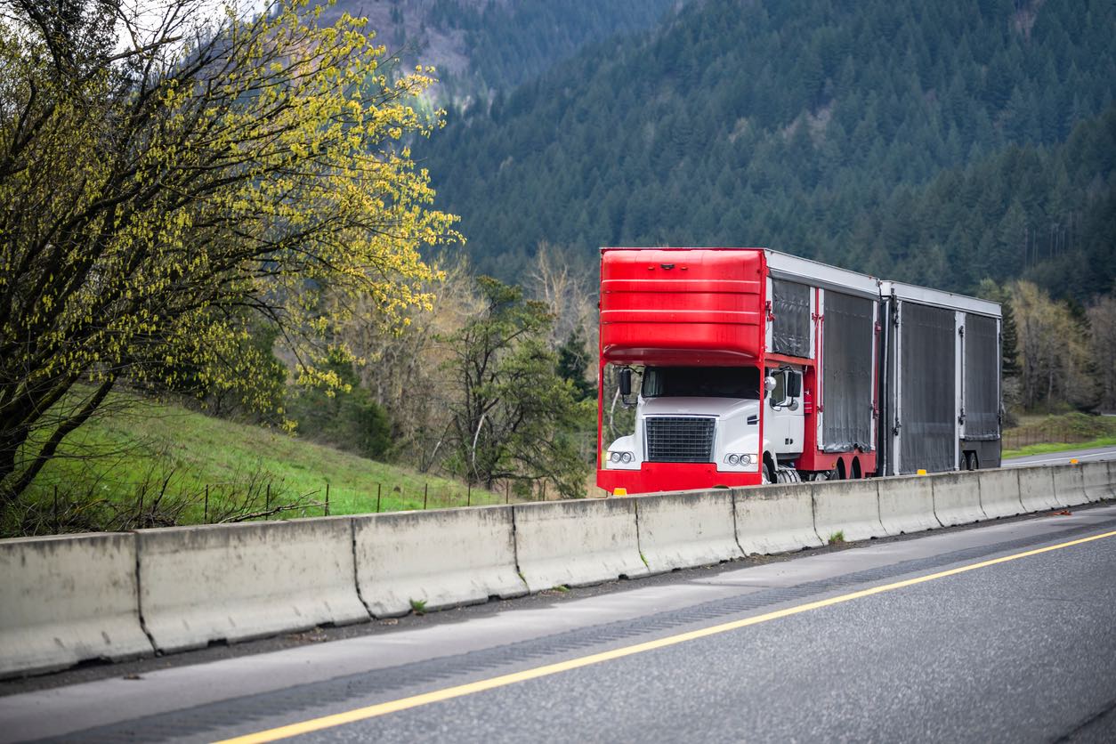 Are Autonomous Trucks in the USA Revolutionizing Freight or Adding Risk?