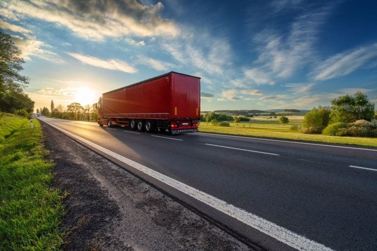 Exploring 2024 USA Trucking Industry Trends and Forecasts
