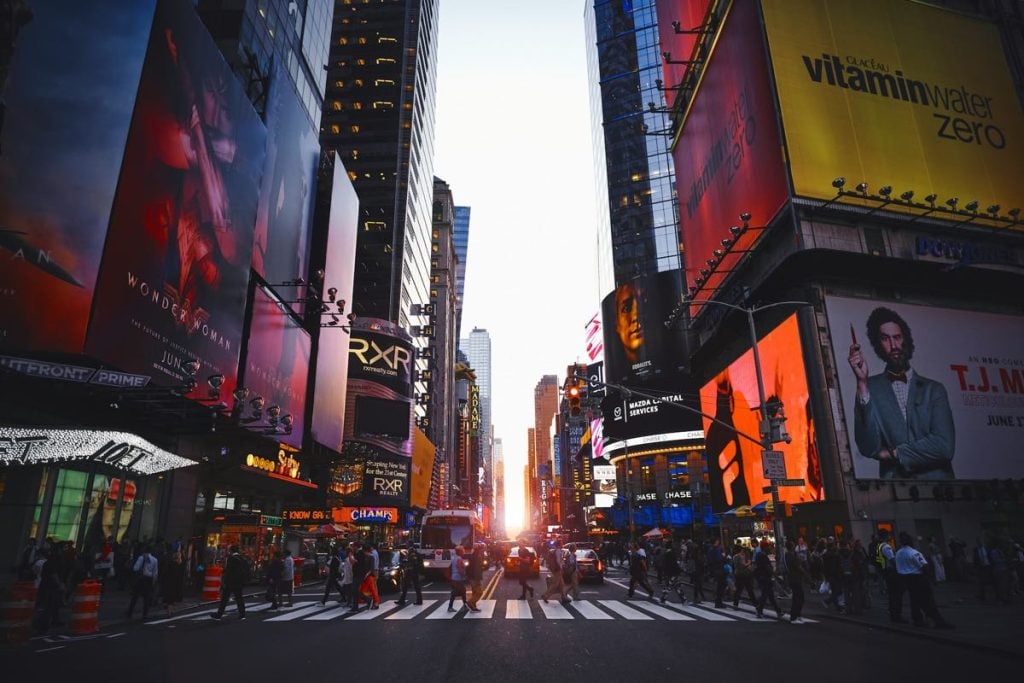Ship a Car from/to California to/from New York - Your Complete Guide