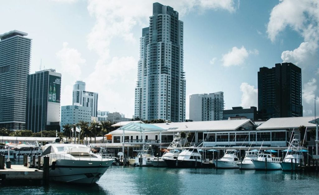 Car Shipping to Florida - Your Ultimate Guide and Tips