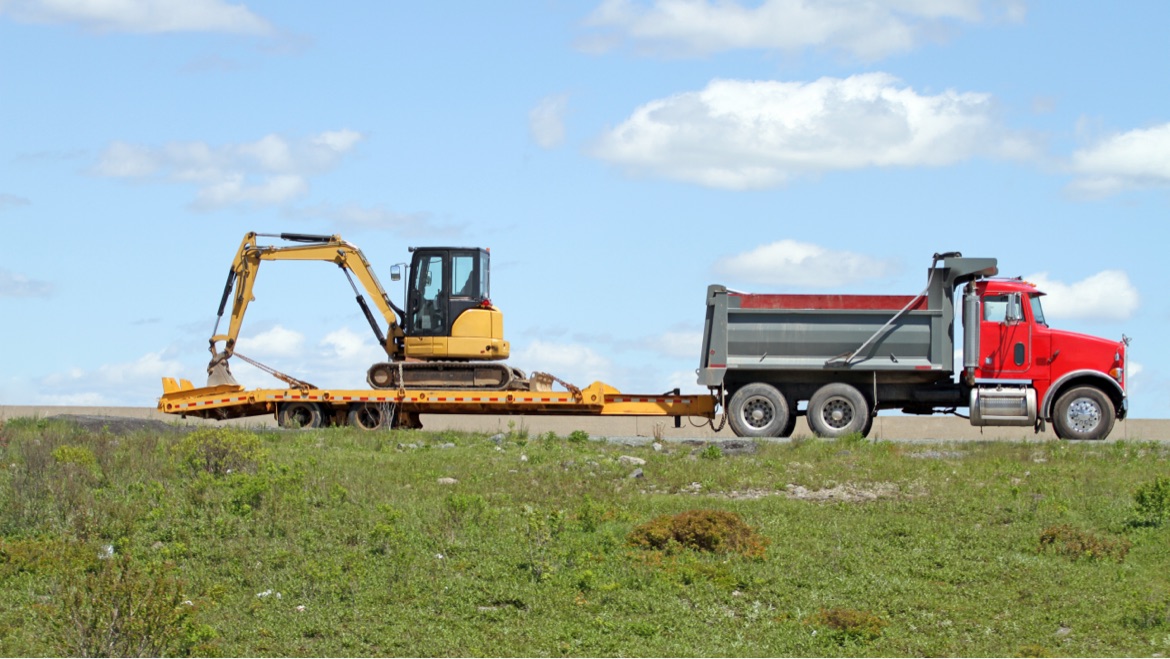Handling Legal Compliance in Heavy Equipment Transportation