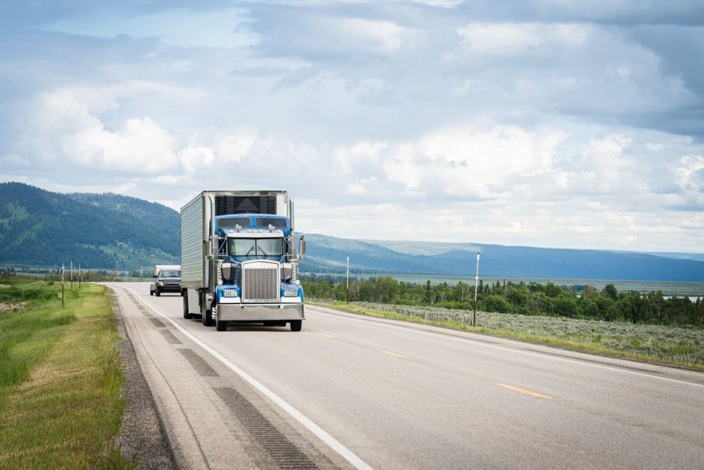 Speed and Communication in Car Shipping: What Actually Determines Them