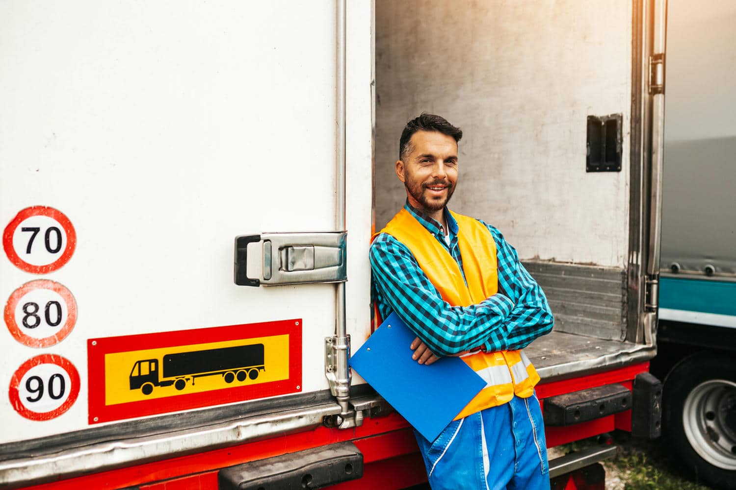 How Our Car Shipping Cost Calculator Works