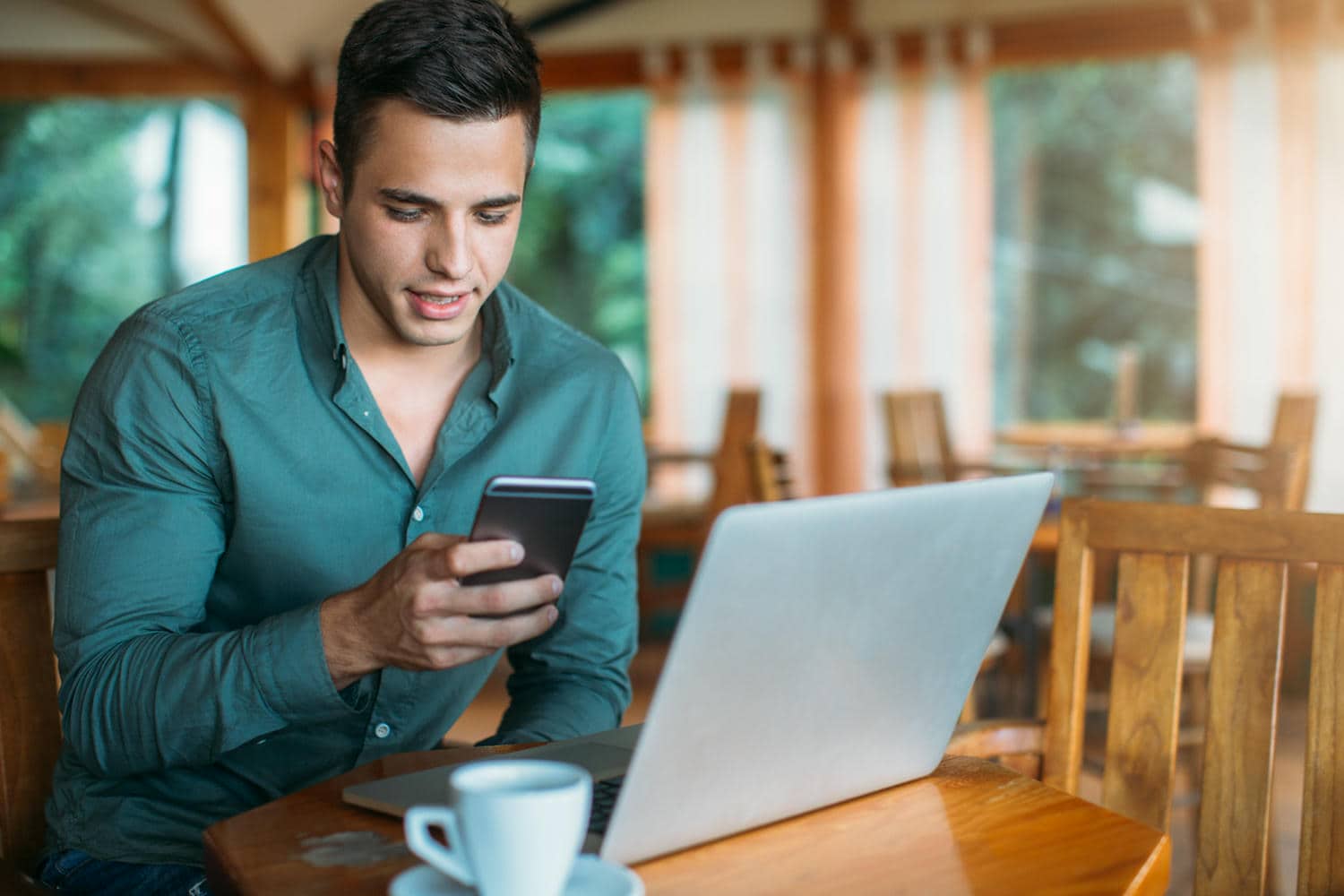 How Can You Use a Car Shipping Cost Calculator to Compare Prices?