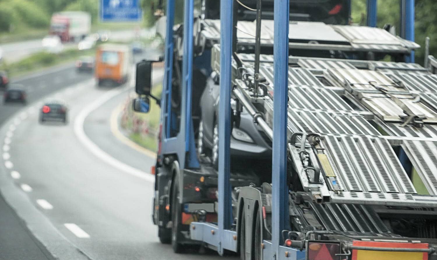 How Do Open and Enclosed Car Transport Compare: Pros, Cons, and Use Cases?
