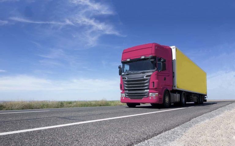 Articulated goods transport truck