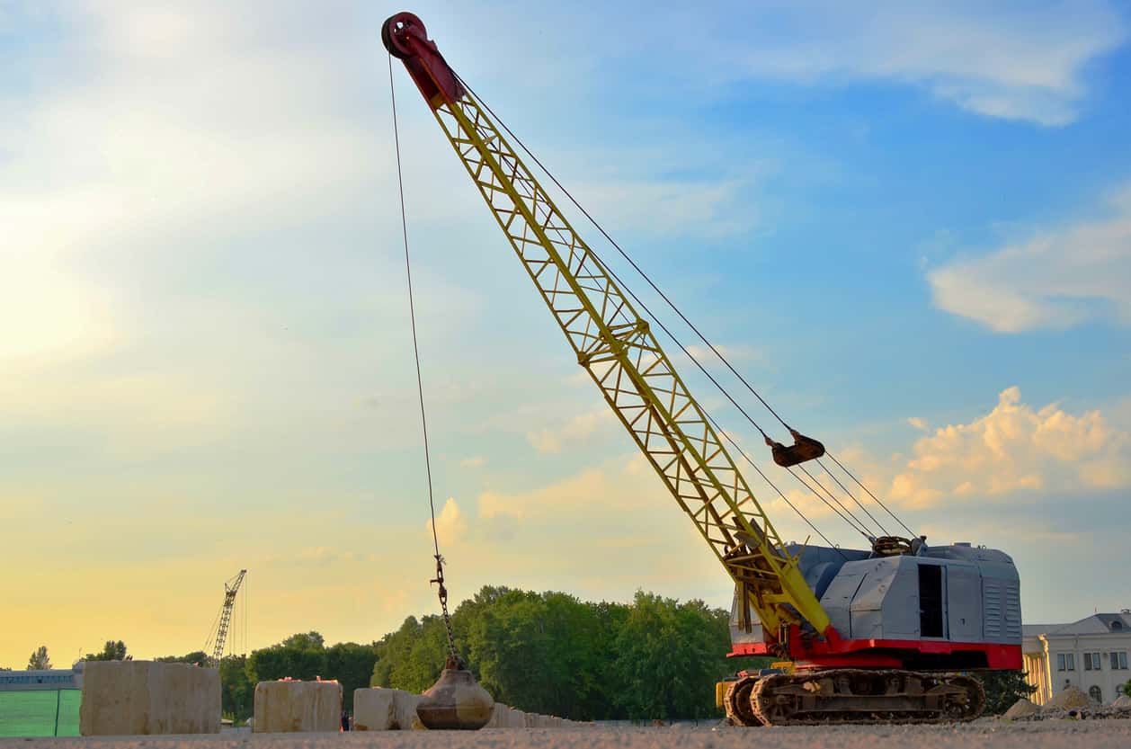Dragline Shipping Pricing: What Affects Your Transport Costs