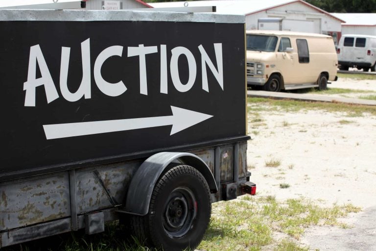 auction sign