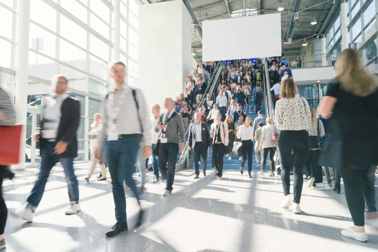Blurred business people