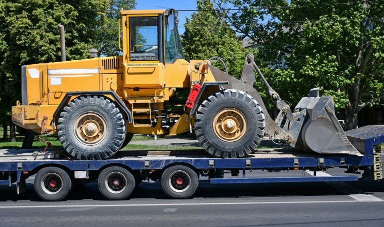 Heavy Equipment Transport in the US: What Decides the Job